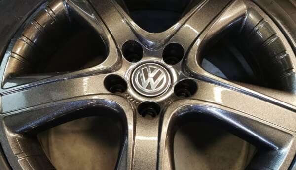 18" GENUINE VOLKSWAGEN T5 / T6 DAKAR ALLOY WHEELS / NEW TYRES