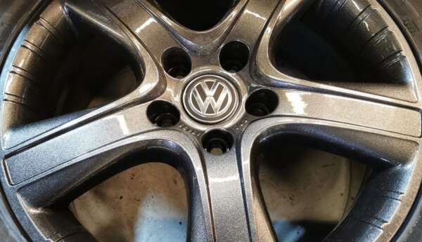 18" GENUINE VOLKSWAGEN T5 / T6 DAKAR ALLOY WHEELS / NEW TYRES