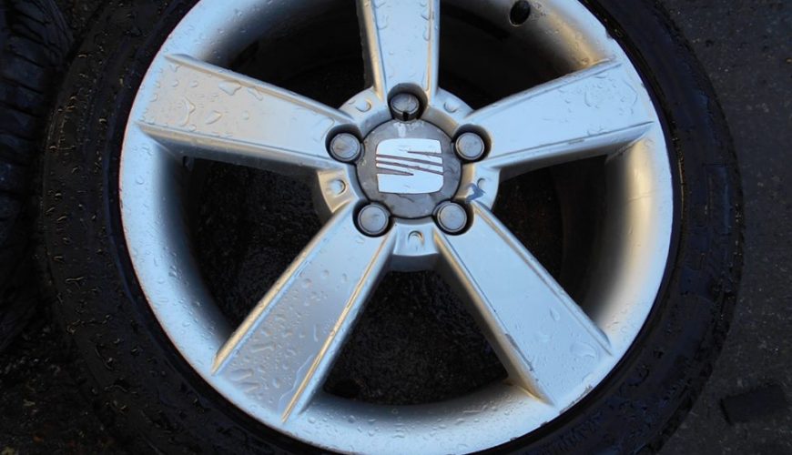 17" GENUINE SEAT SPORT ALLOY WHEELS / TYRES