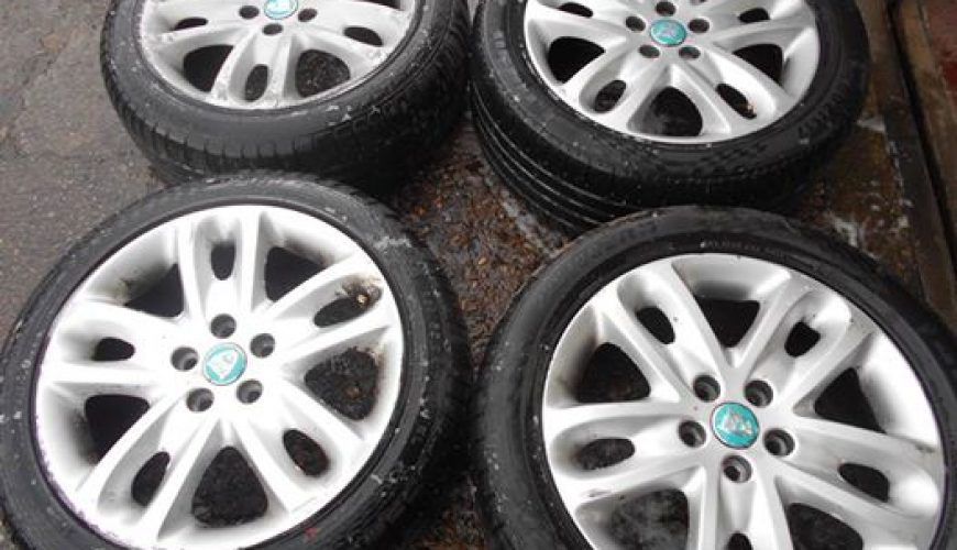 17" JAGUAR ALLOY WHEELS / TYRES