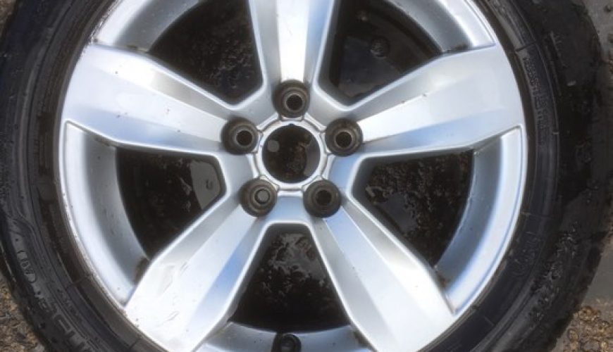 15" GENUINE AUDI A1 ALLOY WHEEL / TYRE
