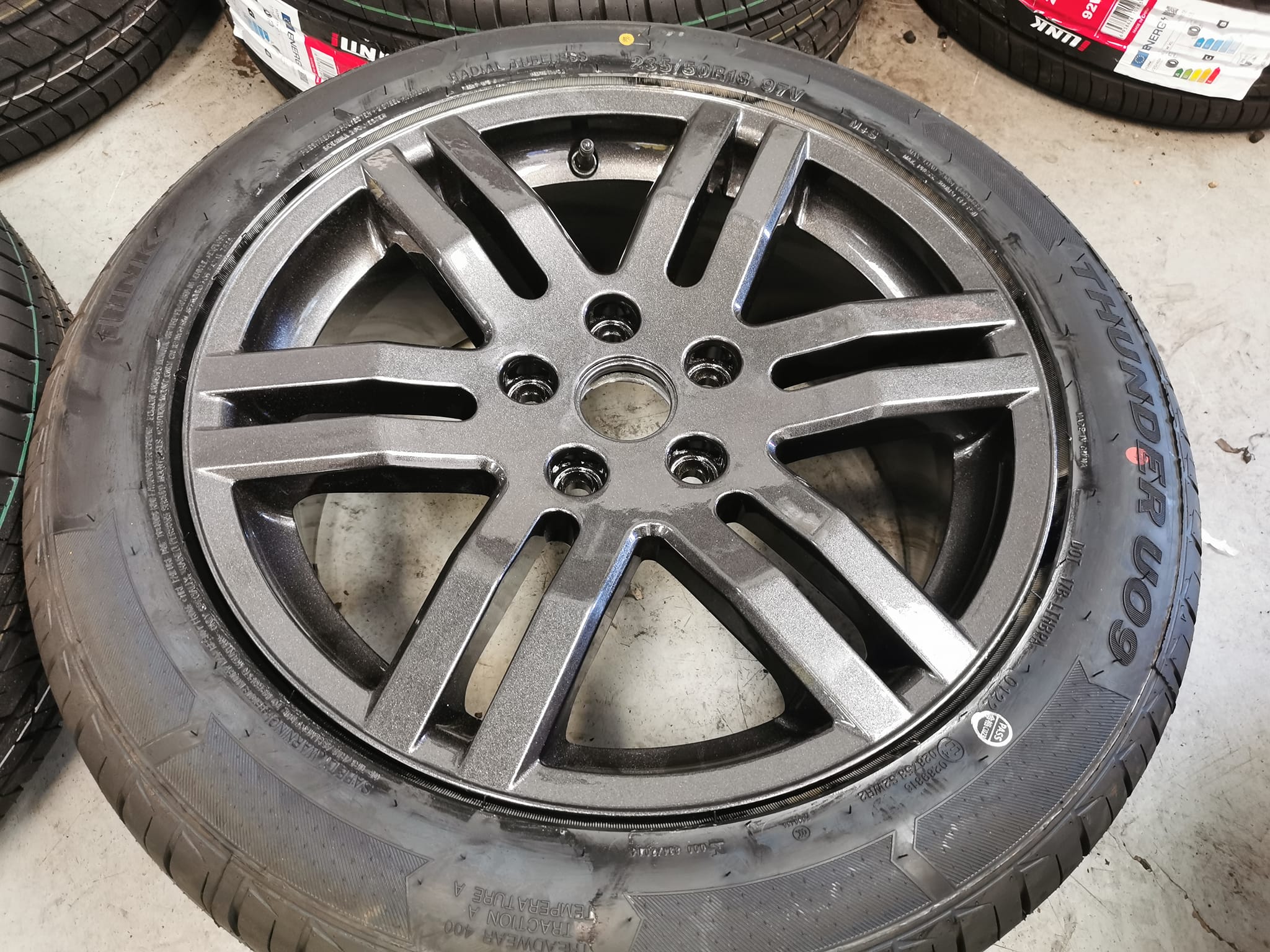 18" Genuine Volkswagen T5 Sportline Alloy Wheels / New Tyres - Image 2