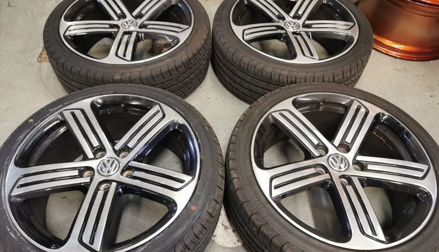 18" GENUINE VOLKSWAGEN R CADIZ ALLOY WHEELS / NEW TYRES - Image 2
