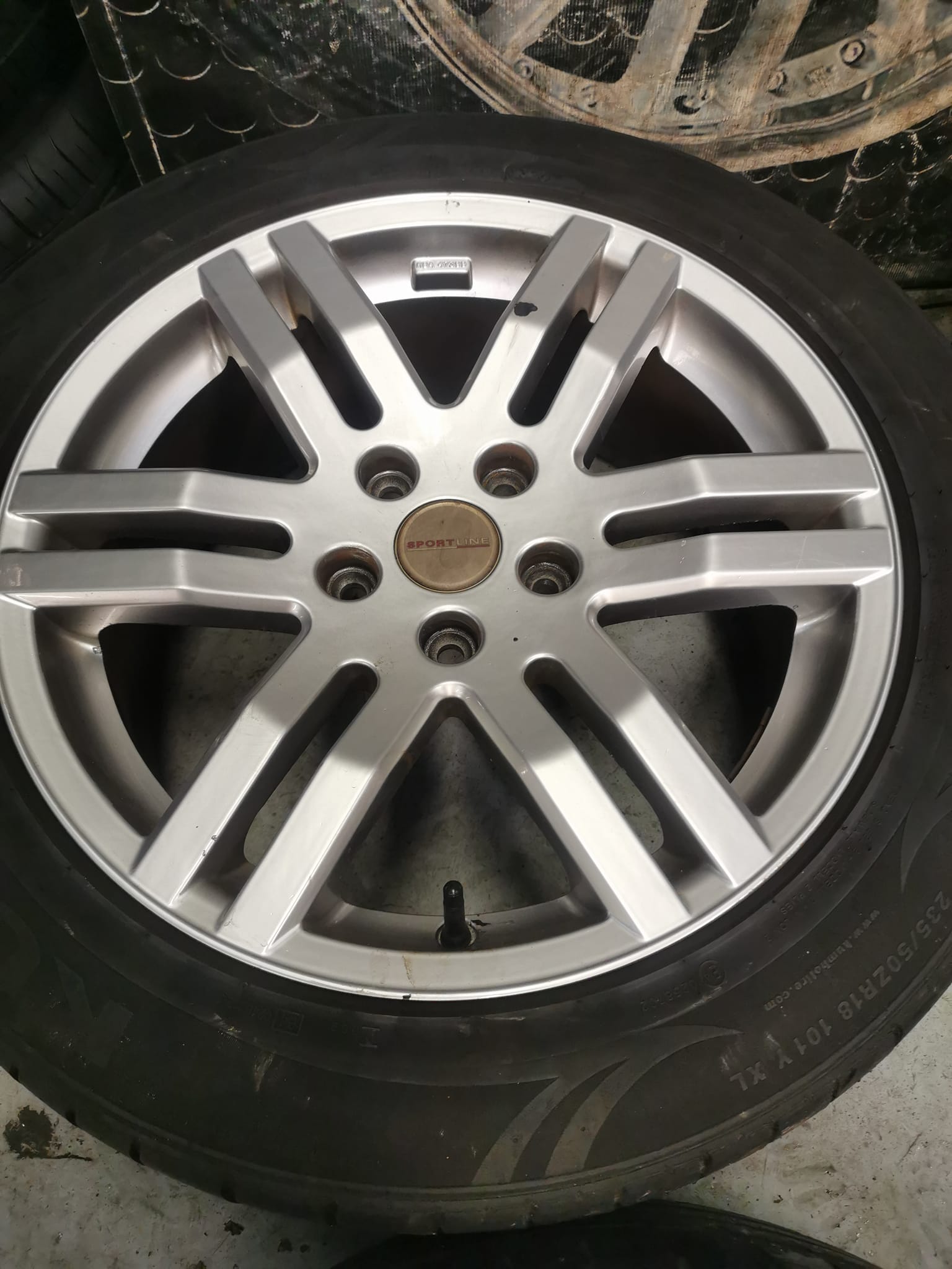 18" GENUINE VOLKSWAGEN T5 SPORTLINE ALLOY WHEELS / TYRES