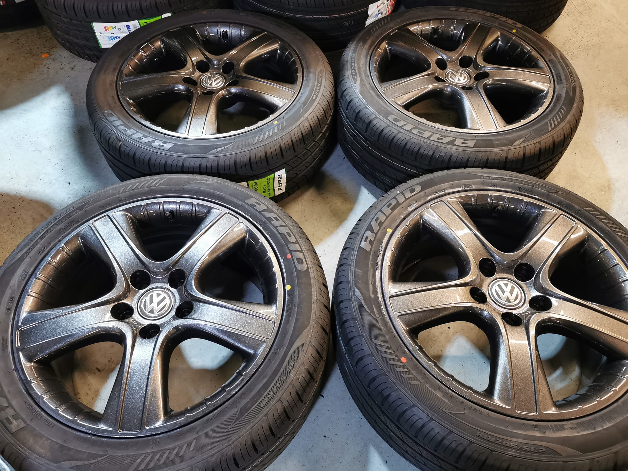 18" Genuine Volkswagen T5 / T6 Dakar Alloy Wheels / New tyres