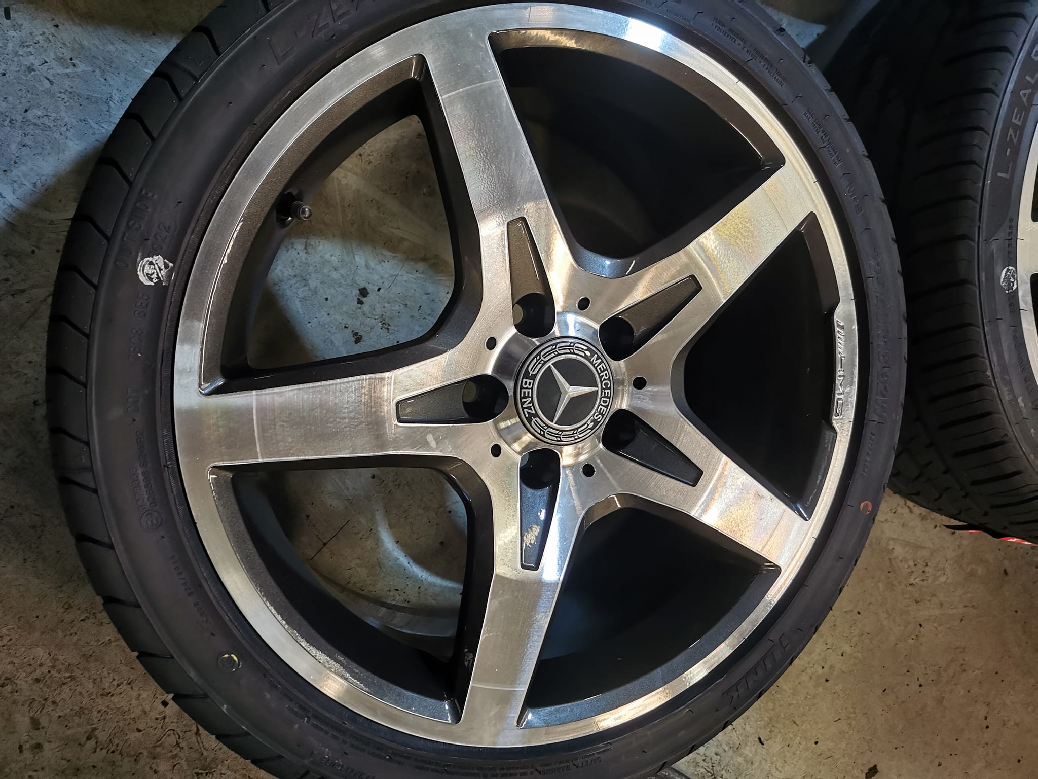 18" Genuine Mercedes SLK AMG Alloy Wheels / New Tyres - Image 3