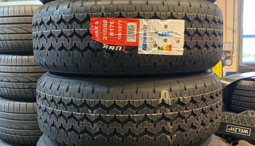 17" VAUXHALL VIVARO / RENAULT TRAFIC ALLOY WHEELS / NEW TYRES - Image 2