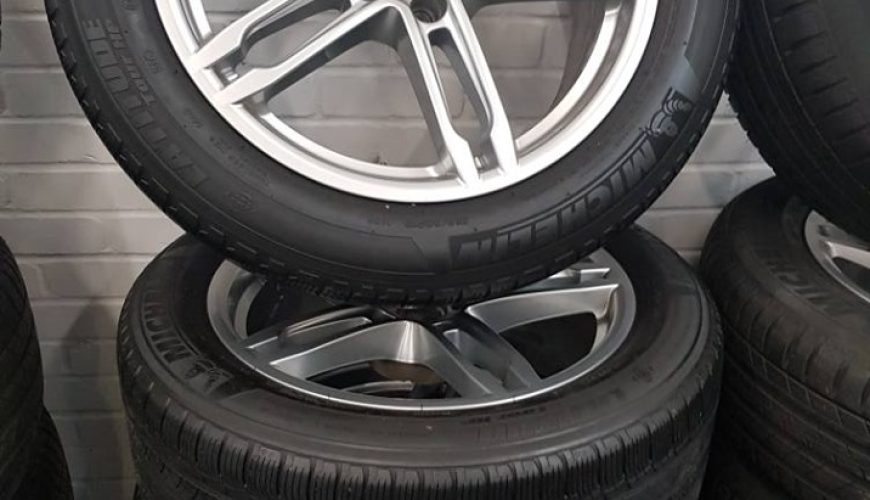 19" PORSCHE MACAN ALLOY WHEELS / TYRES - Image 2