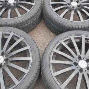 20" VOLKSWAGEN T5 TOURISMO ALLOY WHEELS / TYRES