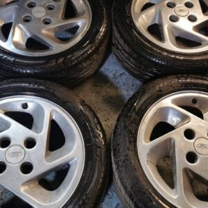 18" GENUINE BMW STYLE 32 ALLOY WHEELS / NEW TYRES