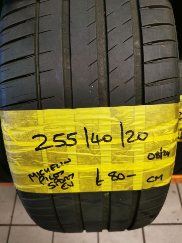 255 40 20 MICHELIN PILOT SPORT