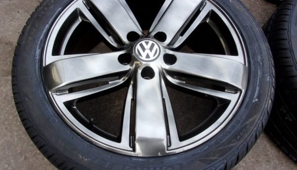 19" GENUINE VOLKSWAGEN HIGHLINE ALLOY WHEELS / NEW TYRES - Image 2