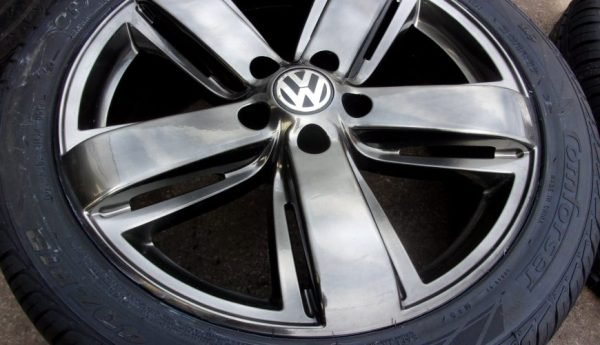 19" GENUINE VOLKSWAGEN HIGHLINE ALLOY WHEELS / NEW TYRES - Image 1