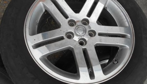 18″ CHRYSLER 300C ALLOY WHEELS / TYRES - Image 1