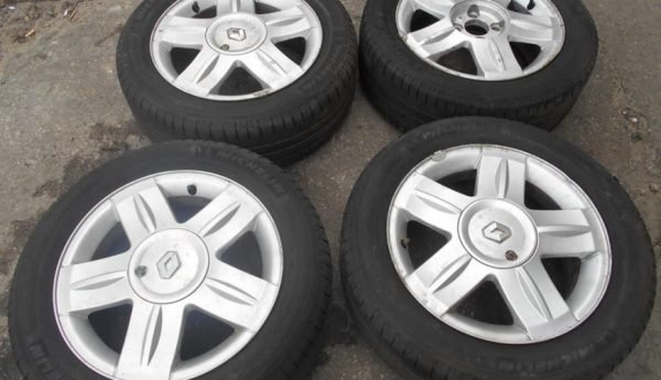 15″ GENUINE RENAULT ALLOY WHEELS / TYRES - Image 1
