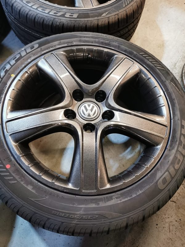 18" Genuine Volkswagen T5 / T6 Dakar Alloy Wheels / New tyres - Image 3