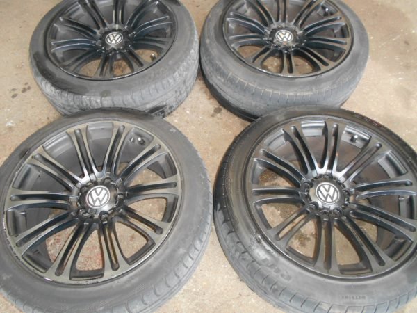 18" VOLKSWAGEN T5 ALLOY WHEELS / TYRES - Image 1