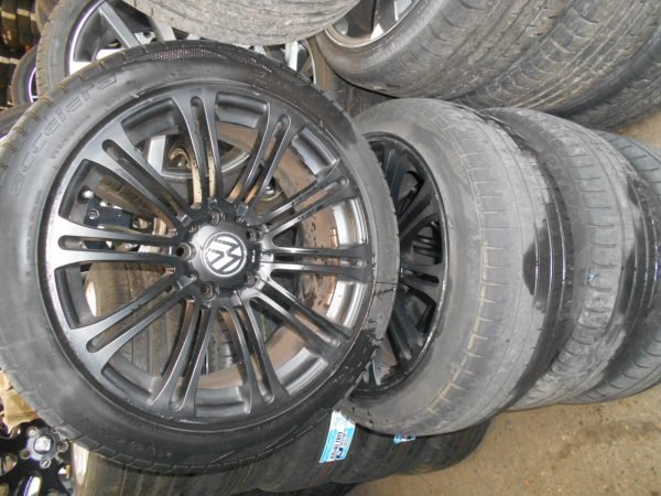 18" VOLKSWAGEN T5 ALLOY WHEELS / TYRES - Image 2