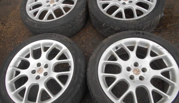18" MG HAIRPIN ALLOY WHEELS / TYRES - Image 1