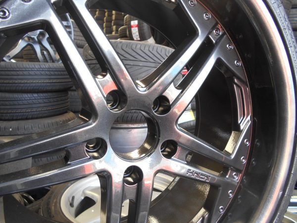 19" GENUINE FINICHI ALLOY WHEELS / NEW TYRES - Image 1