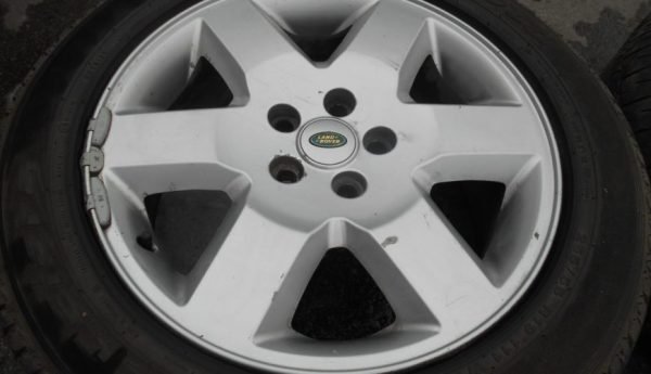 19" GENUINE LAND ROVER DISCOVERY 3 / 4 HSE ALLOY WHEELS / TYRES - Image 1