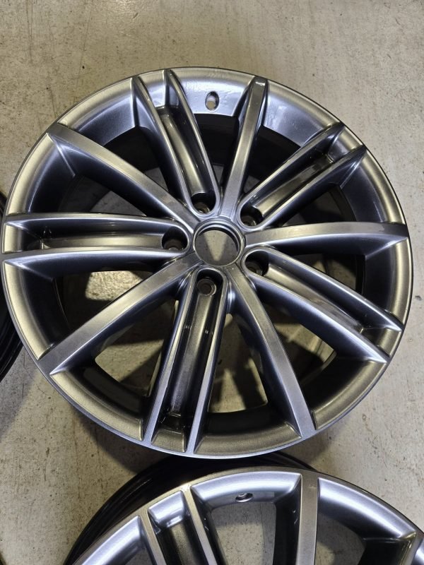 18" GENUINE VOLKSWAGEN TIGUAN ALLOY WHEELS - Image 5
