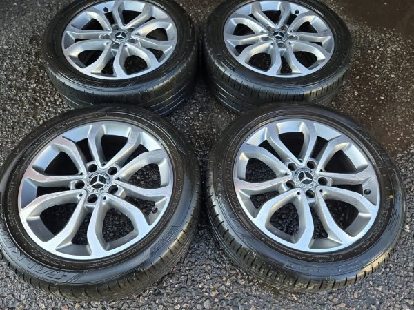 17" GENUINE MERCEDES C / E CLASS ALLOY WHEELS / TYRES - Image 1