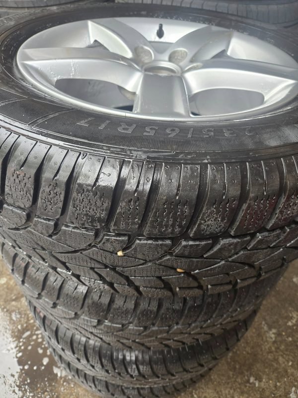 17" GENUINE AUDI Q5 ALLOY WHEELS / WINTER  TYRES - Image 7