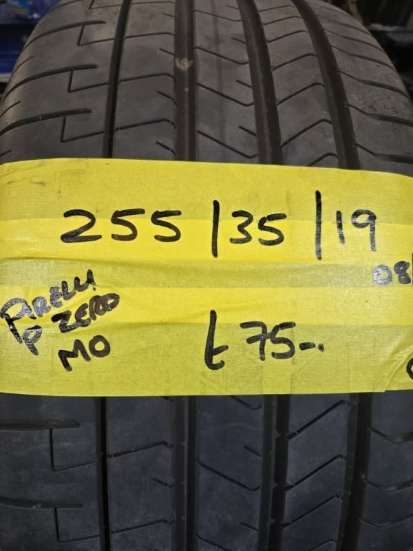 255 / 35 / 19  PIRELLI P ZERO MO TYRE - Image 1