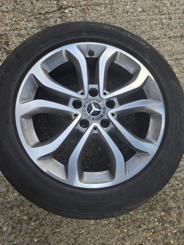 17" GENUINE MERCEDES C / E CLASS ALLOY WHEELS / TYRES - Image 1