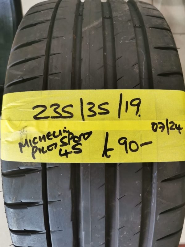 235 / 35 / 19 MICHELIN PILOT SPORT 4S TYRE - Image 1