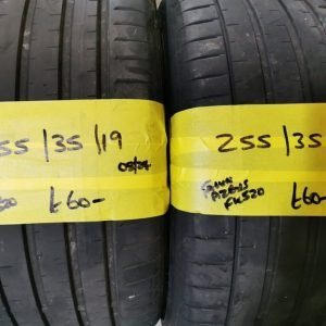 255 / 35 / 19 FALEKN AZENIS FK 520 TYRES - TWO AVAILABLE