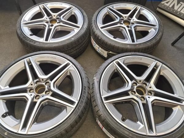 20" GENUINE AMG ALLOY WHEELS / NEW TYRES - Image 1
