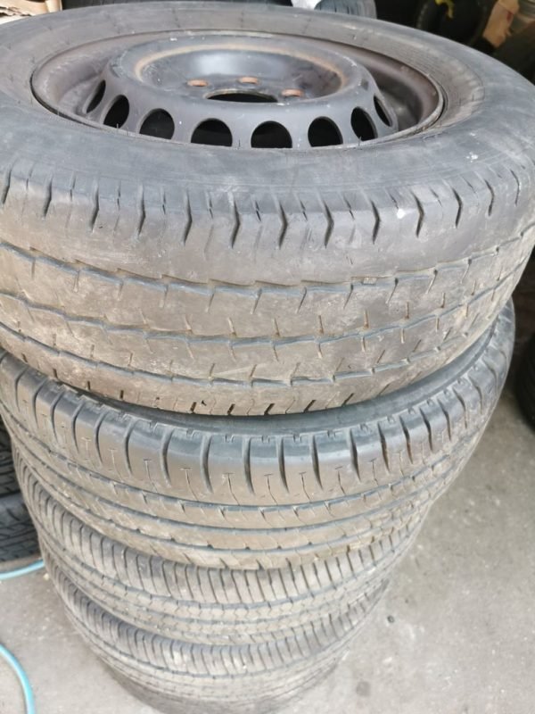 16" MERCEDES SPRINTER WHEELS 6 X 130 FITMENT WITH EXCELLENT 235 / 65 / 16C TYRES - Image 1