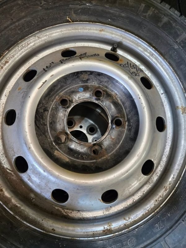 16" RENAULT MASTER STEEL WHEEL WITH EXCELLNT 225 / 65 / 16C TYRE - Image 1