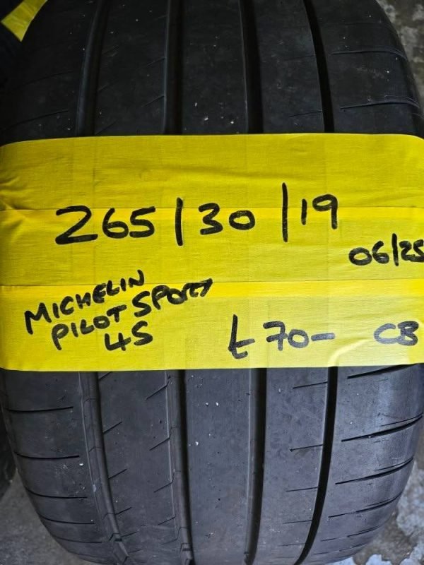 265 / 30 / 19 MICHELIN PILOT SPORT 43 TYRE - Image 1