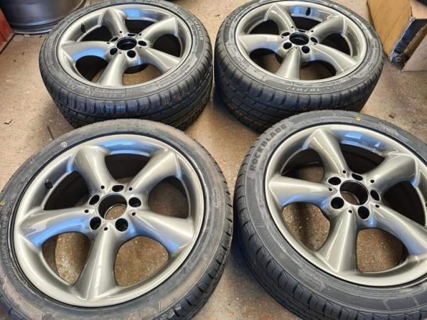 17" GENUINE MERCEDES CLK ADHARAZ ALLOY WHEELS / NEW TYRES - Image 1