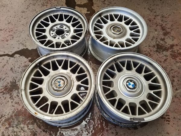 16" GENUINE BMW 8 SERIES ALLOY WHEELS - Image 1