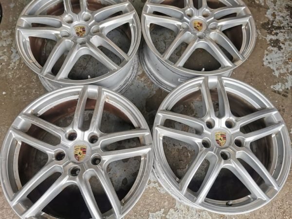 19" GENUINE PORSCHE CAYENNE TURBO ALLOY WHEELS - SET OF 4 - Image 1