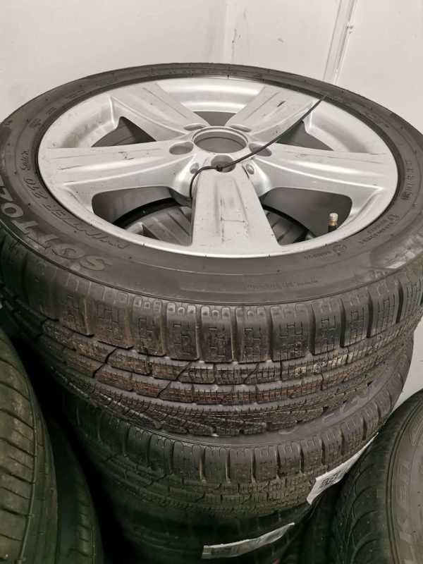 17" GENUINE MERCEDES VITO V CLASS ALLOY WHEELS / TYRES - Image 1