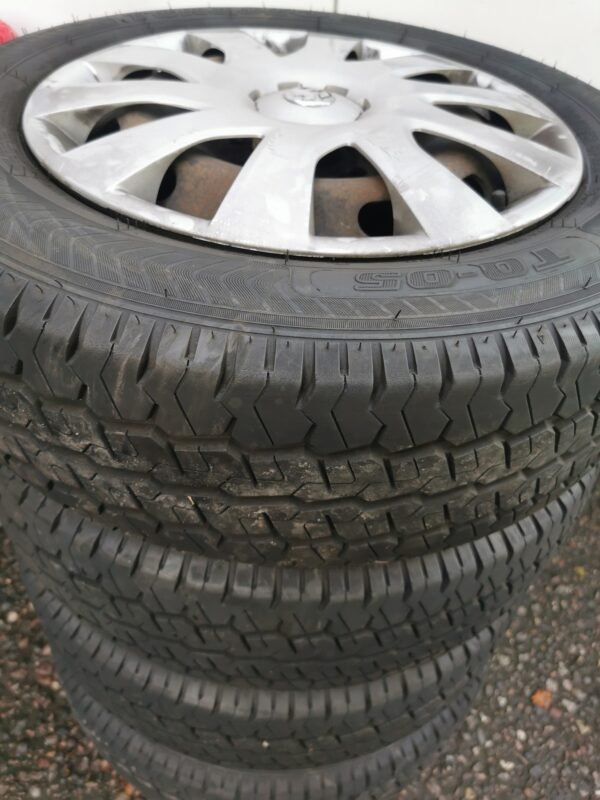 16" VAUXHALL VIVARO / RENAULT TRAFIC STEEL WHEELS WITH EXCELLENT TYRES  - 5 X 114.3 FITMENT -  FACELIFT SHAPE - Image 3