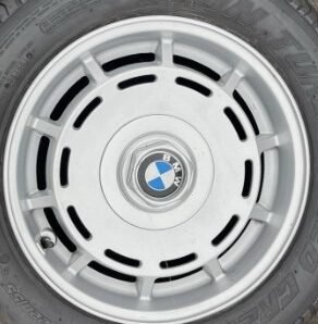 ORIGINAL BMW E28 M535i ALLOY WHEEL WITH METRIC TYRE