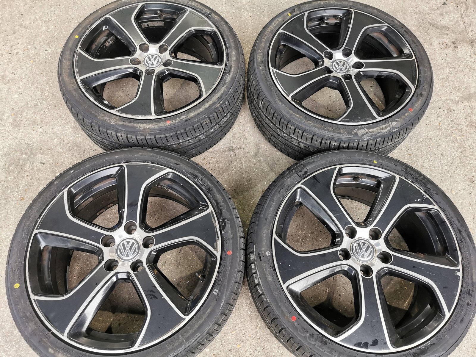1 18" GENUINE VOLKSWAGEN GTI AUSTIN ALLOY WHEELS WITH BLACK OVERLAY OPTION - 5 X 112 FITMENT - Image 1
