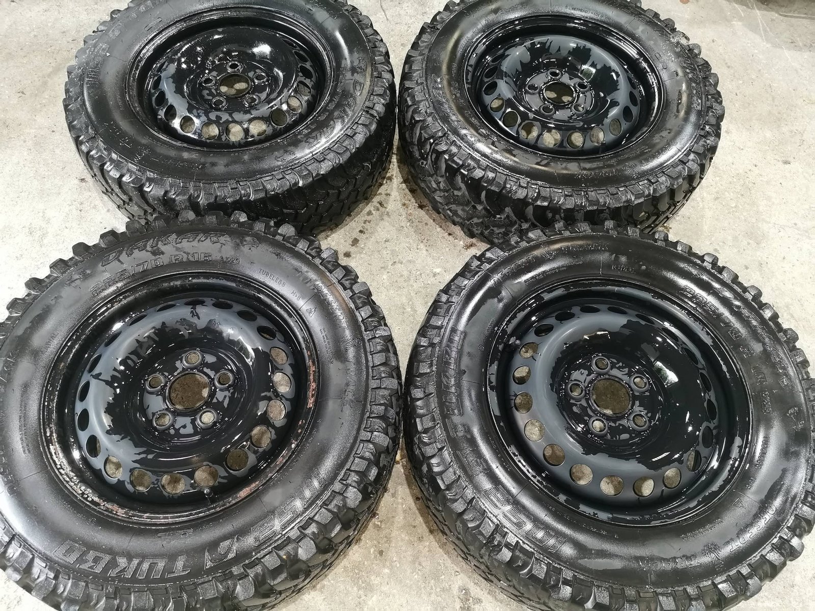 720467684_27185255534501807_1389063131503879389_n 16" VOLKSWAGEN T5 SWAMPER WHEELS / TYRES - 225 / 70 / 16 INSA TURBO - Image 1